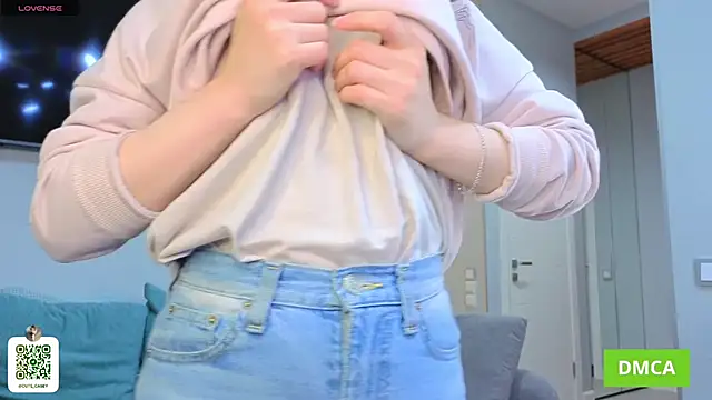 DonnaBurkee online show from 10-05-25, 04:11