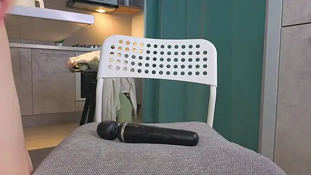 DonnaBurkee online show from 04-09-26, 06:19