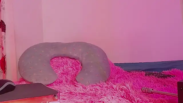 Snapshot of Miaa_Cameron chatting on 12-26-24, 06:54 Miaa Cameron online show from 12-26-24, 06:54