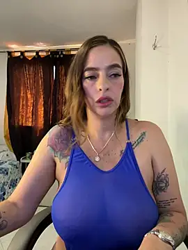 Snapshot of Alessandra_Schmoll chatting on 06-02-26, 03:36 Alessandra Schmoll online show from 06-02-26, 03:36