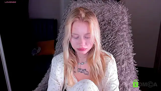 Snapshot of MalenaErnman chatting on 01-08-25, 01:41 MalenaErnman online show from 01-08-25, 01:41