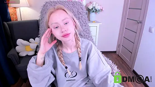 Snapshot of MalenaErnman chatting on 03-02-25, 10:35 MalenaErnman online show from 03-02-25, 10:35