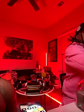 4EVAGLACIERS online show from 10-26-25, 05:13