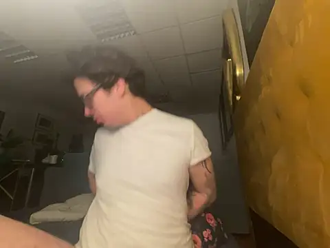 Snapshot of hardmecl chatting on 03-14-25, 10:49 hardmecl online show from 03-14-25, 10:49