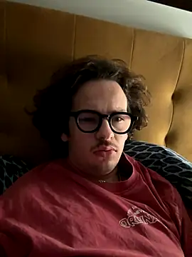 Snapshot of hardmecl chatting on 10-16-25, 01:06 hardmecl online show from 10-16-25, 01:06