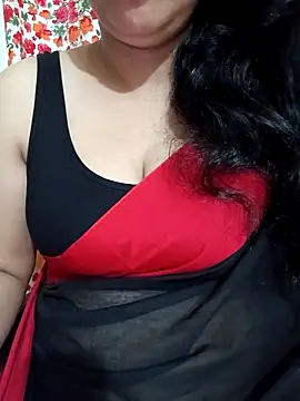 Snapshot of Priya_Boudi chatting on 04-26-26, 07:00 Priya Boudi online show from 04-26-26, 07:00