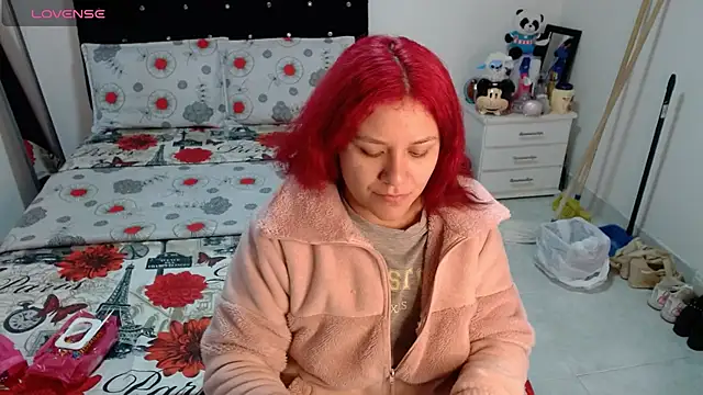 Snapshot of soniafuckboobs chatting on 04-30-26, 12:33 soniafuckboobs online show from 04-30-26, 12:33
