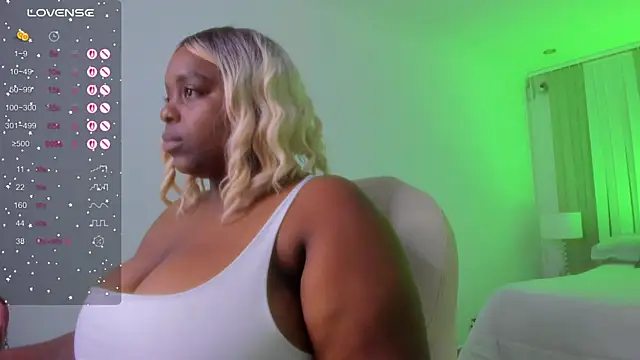 Snapshot of Rebeka_spencer chatting on 02-22-25, 11:13 Rebeka spencer online show from 02-22-25, 11:13