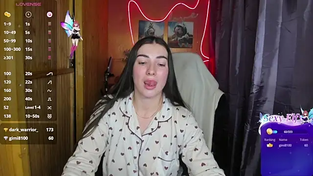 Snapshot of Fiery_Brunette_ chatting on 12-23-24, 12:35 Fiery Brunette online show from 12-23-24, 12:35