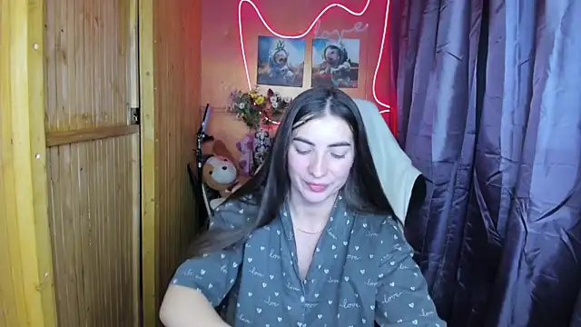 Snapshot of Fiery_Brunette_ chatting on 12-26-24, 02:22 Fiery Brunette online show from 12-26-24, 02:22