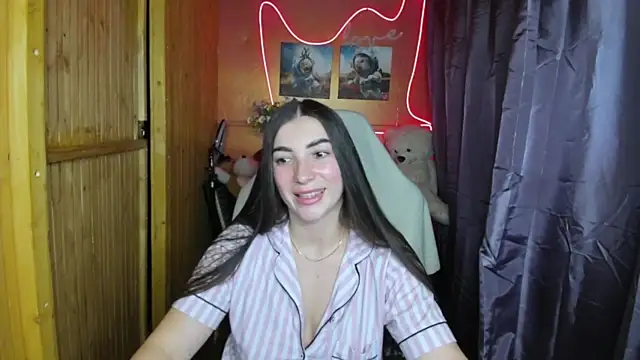 Snapshot of Fiery_Brunette_ chatting on 02-10-25, 09:04 Fiery Brunette online show from 02-10-25, 09:04