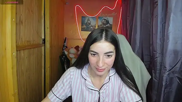 Snapshot of Fiery_Brunette_ chatting on 02-18-25, 03:54 Fiery Brunette online show from 02-18-25, 03:54