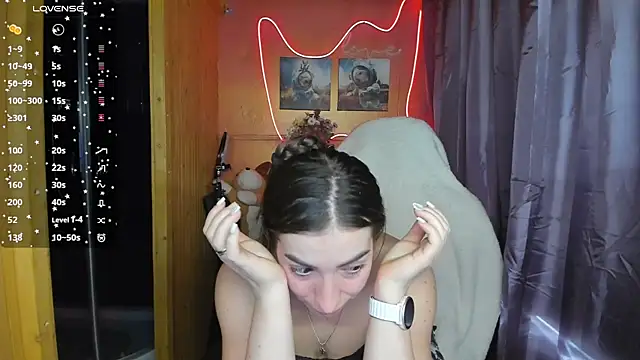 Snapshot of Fiery_Brunette_ chatting on 03-15-25, 08:37 Fiery Brunette online show from 03-15-25, 08:37