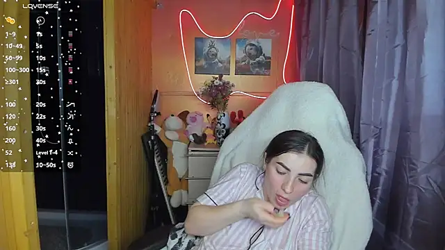 Snapshot of Fiery_Brunette_ chatting on 03-20-25, 10:32 Fiery Brunette online show from 03-20-25, 10:32