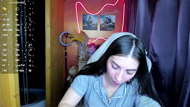 Fiery Brunette  online show from 11-17-25, 09:48