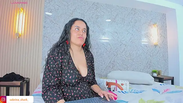 sabrina shark  online show from 11-22-25, 03:05