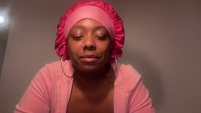 ChocolateCakeQueen online show from 12-18-25, 02:39