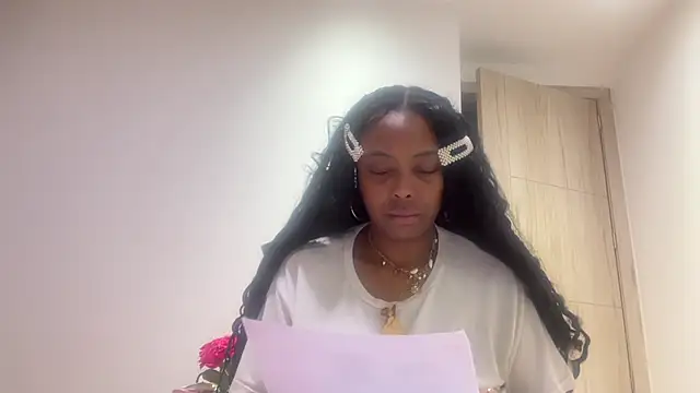 Snapshot of ChocolateCakeQueen chatting on 04-24-26, 04:59 ChocolateCakeQueen online show from 04-24-26, 04:59