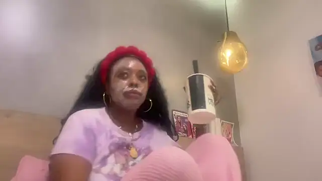 Snapshot of ChocolateCakeQueen chatting on 04-25-26, 02:25 ChocolateCakeQueen online show from 04-25-26, 02:25