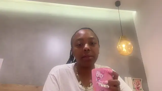 Snapshot of ChocolateCakeQueen chatting on 05-18-26, 02:40 ChocolateCakeQueen online show from 05-18-26, 02:40