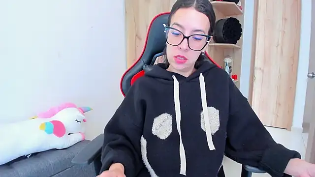  amanda seyfried19 online show from 02-05-26, 04:00