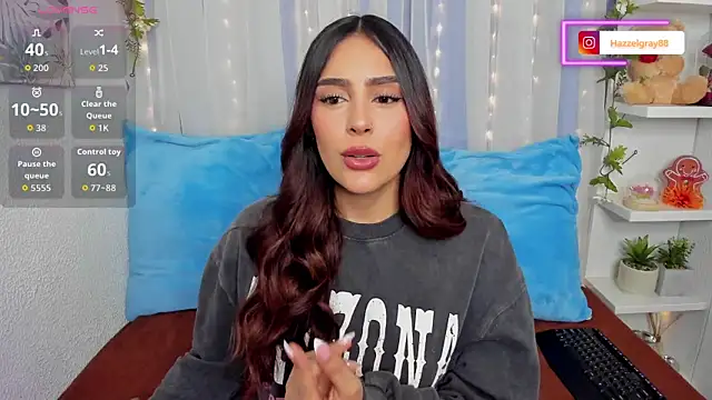 HazzelGray online show from 10-24-25, 03:41