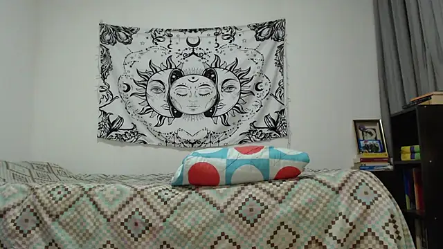 Snapshot of AlinaWoolf_ chatting on 02-09-25, 04:14 AlinaWoolf  online show from 02-09-25, 04:14