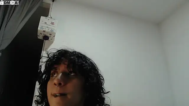 Snapshot of AlinaWoolf_ chatting on 09-15-25, 03:06 AlinaWoolf  online show from 09-15-25, 03:06