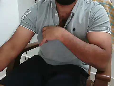 Snapshot of Tamil_Boy28 chatting on 02-24-25, 01:53 Tamil Boy28 online show from 02-24-25, 01:53