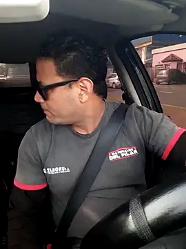 hecwil8 online show from 10-28-25, 11:47