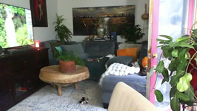 CeceilaMoon online show from 11-20-25, 11:04