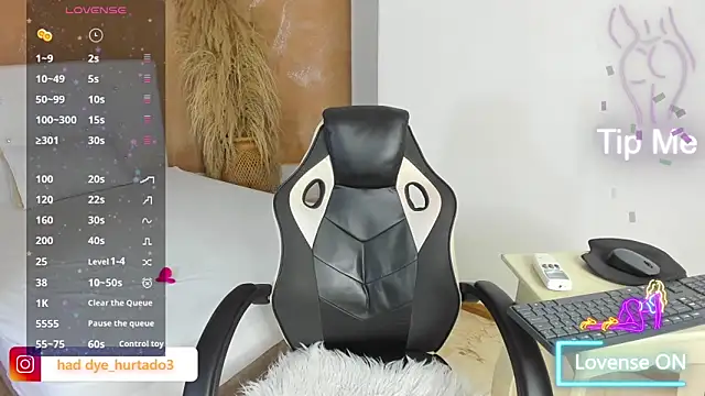 Snapshot of shenielxx chatting on 02-17-26, 01:40 shenielxx online show from 02-17-26, 01:40
