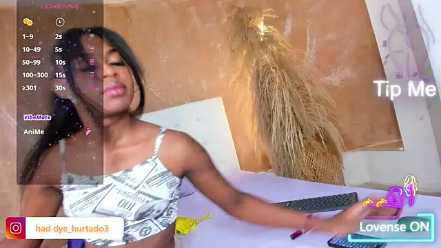 Snapshot of shenielxx chatting on 03-03-26, 01:17 shenielxx online show from 03-03-26, 01:17