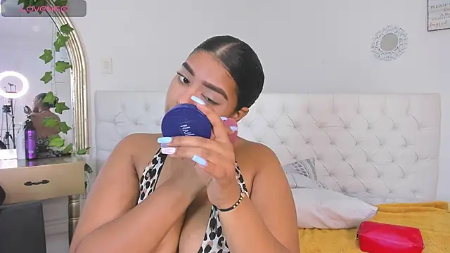 sharlot evans  online show from 01-12-26, 12:32