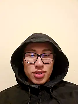 Snapshot of SrLuis18 chatting on 12-04-24, 03:59 SrLuis18 online show from 12-04-24, 03:59