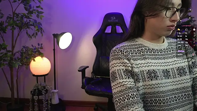 Snapshot of SrLuis18 chatting on 12-13-24, 01:26 SrLuis18 online show from 12-13-24, 01:26