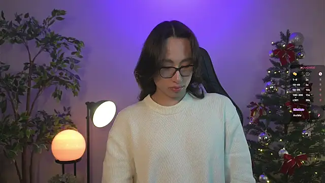 Snapshot of SrLuis18 chatting on 12-17-24, 03:28 SrLuis18 online show from 12-17-24, 03:28