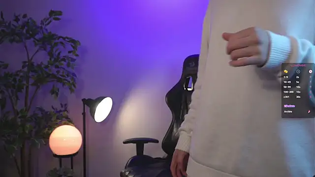 Snapshot of SrLuis18 chatting on 12-17-24, 07:40 SrLuis18 online show from 12-17-24, 07:40