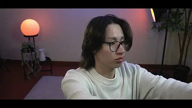 Snapshot of SrLuis18 chatting on 02-11-25, 01:31 SrLuis18 online show from 02-11-25, 01:31