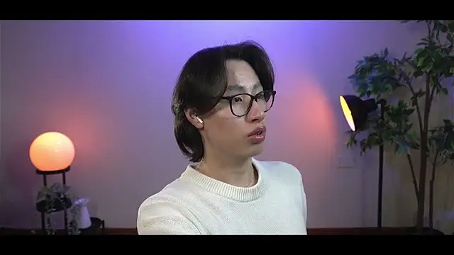 Snapshot of SrLuis18 chatting on 02-17-25, 10:03 SrLuis18 online show from 02-17-25, 10:03