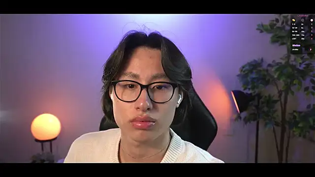 Snapshot of SrLuis18 chatting on 03-16-25, 11:04 SrLuis18 online show from 03-16-25, 11:04