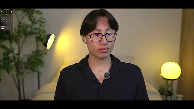 Snapshot of SrLuis18 chatting on 09-19-25, 11:16 SrLuis18 online show from 09-19-25, 11:16