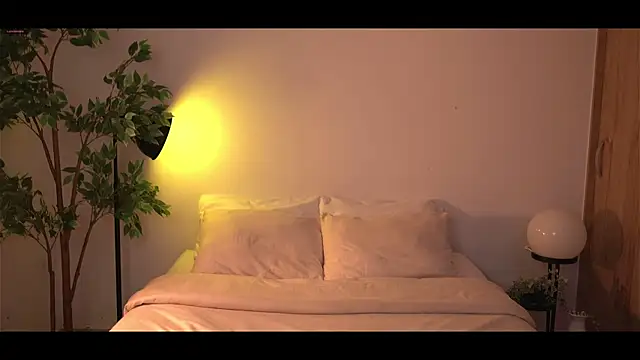 Snapshot of SrLuis18 chatting on 09-29-25, 12:49 SrLuis18 online show from 09-29-25, 12:49