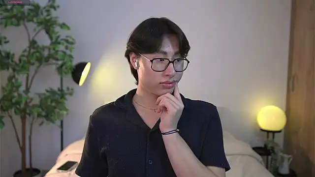 SrLuis18 online show from 04-12-26, 09:53