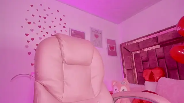 Snapshot of Celestecute_ chatting on 02-15-25, 03:09 Celestecute online show from 02-15-25, 03:09