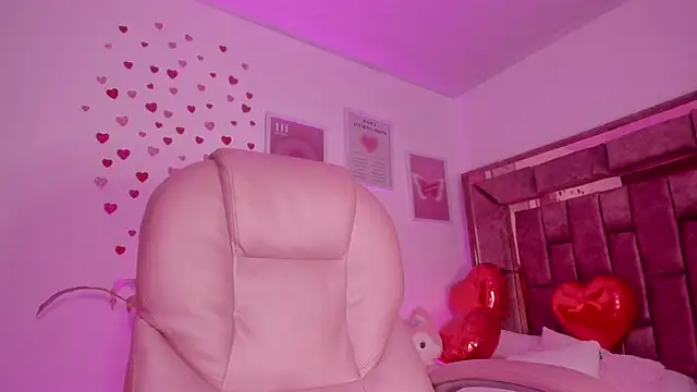 Snapshot of Celestecute_ chatting on 02-17-25, 05:36 Celestecute online show from 02-17-25, 05:36