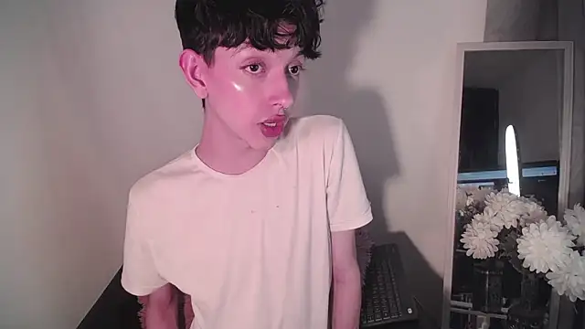 lyamthommpson online show from 02-08-25, 07:15