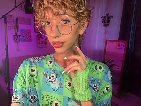 lyamthommpson online show from 03-17-26, 08:34