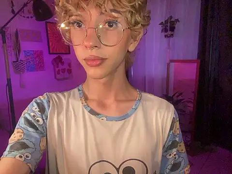 lyamthommpson online show from 03-18-26, 08:23