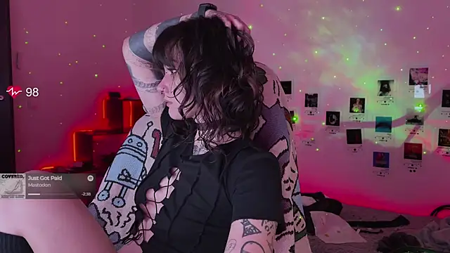 deadlysweet online show from 11-06-25, 01:06